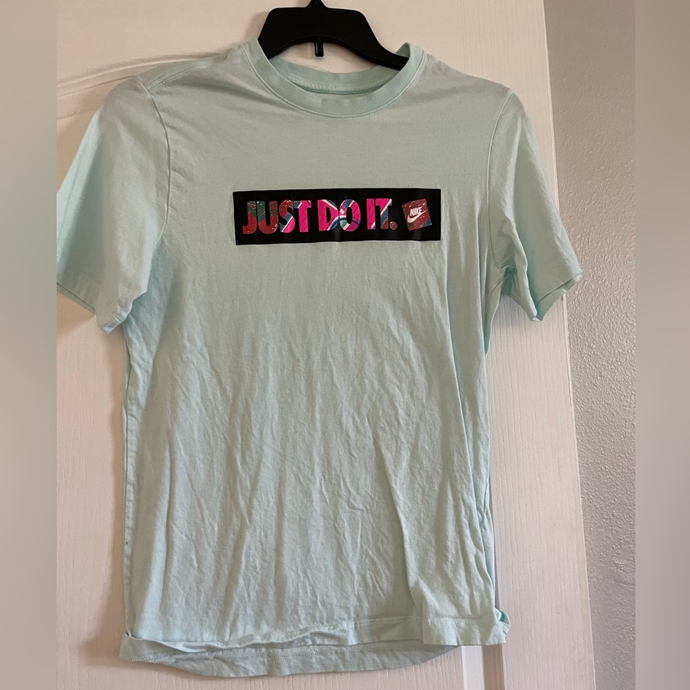 Nike tee